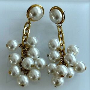 Women’s Pearl Cluster Earrings Bridal Accessories Drop Earrings.